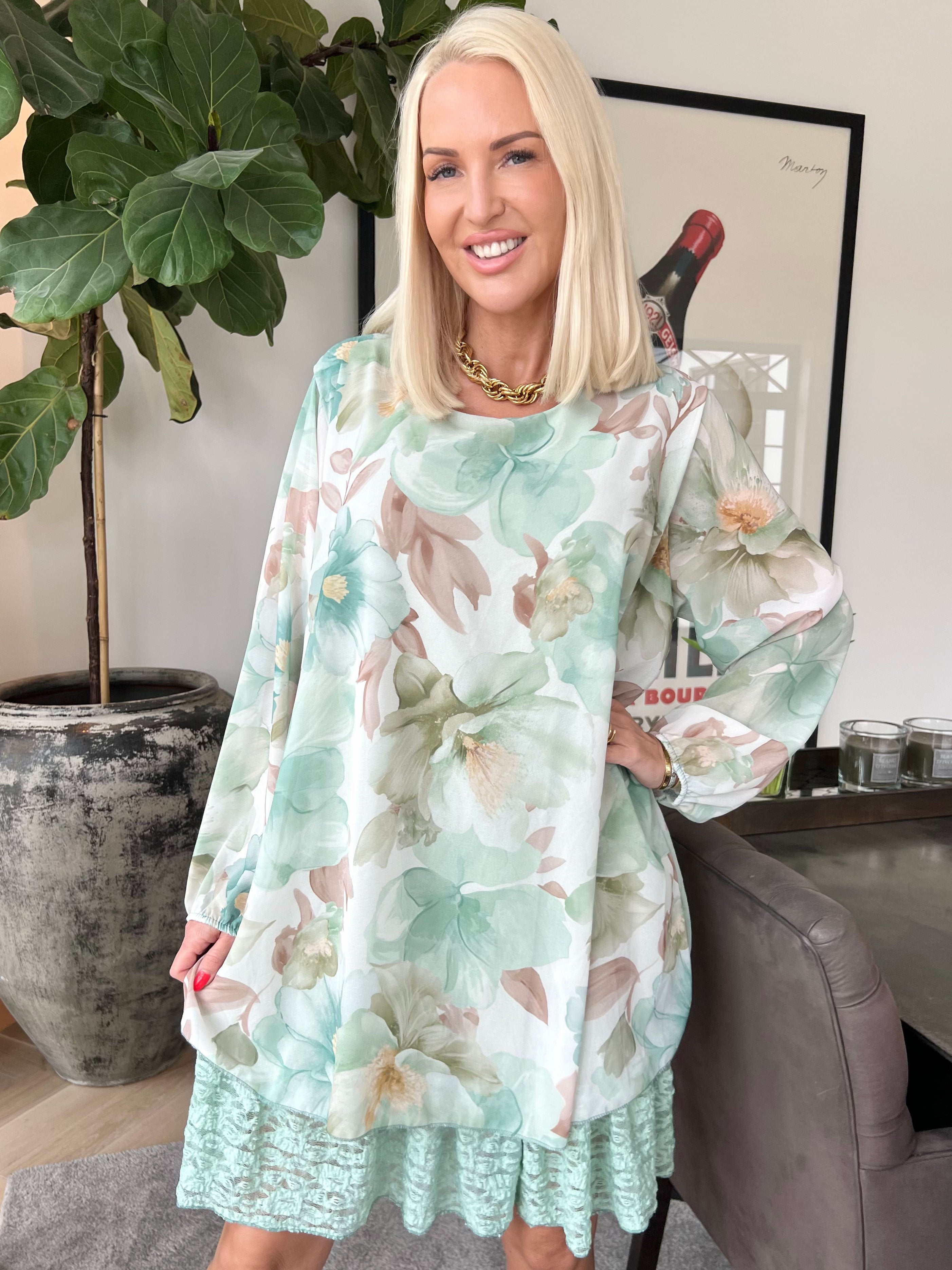 Lauren - Tunikakjole i chiffon med blomsterprint og blondekant